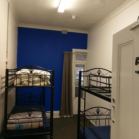 West End Motel & Backpackers Аделаида Экстерьер фото